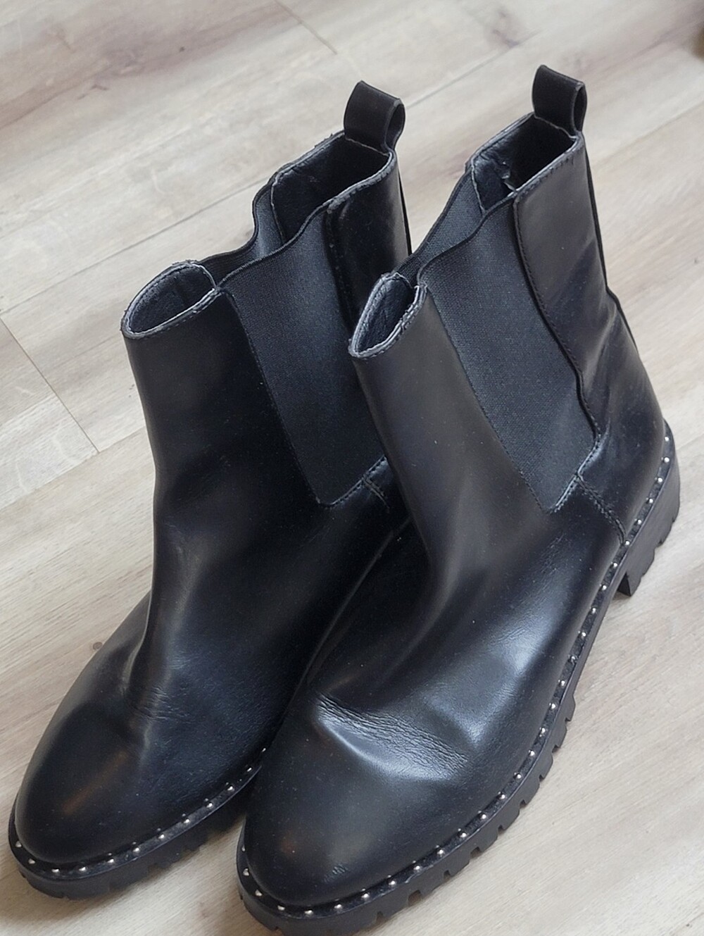3 FOR $20 Saks Fifth Avenue Black Leather Chukka Boots with Studded Sole - Picture 4 of 10